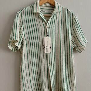 Zara Men's Green button-down short sleeve shirt, Size S
